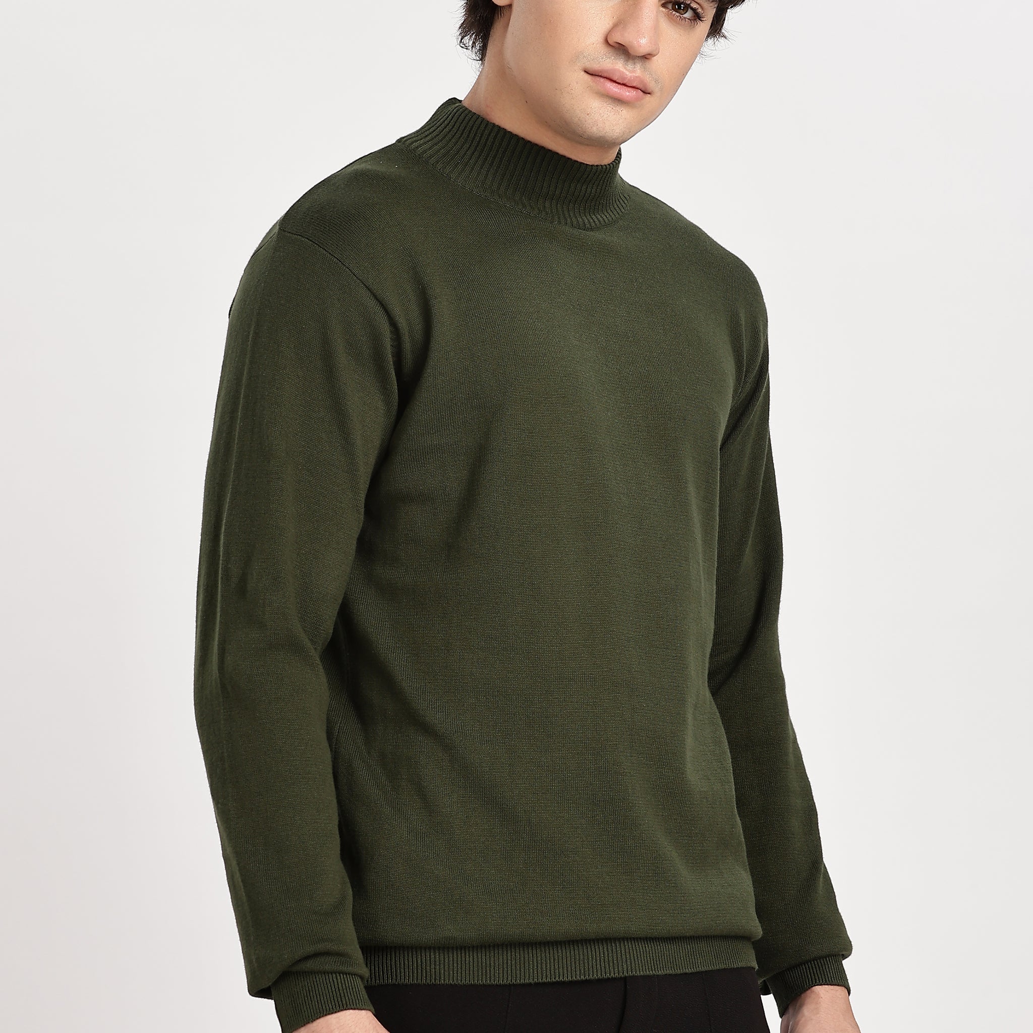 Green Men's Solid High Neck Pullover Sweater (Article - 27442)